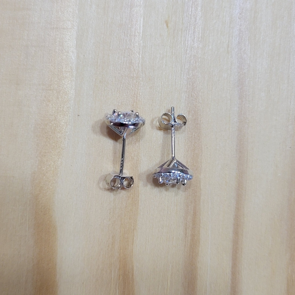 1 Carat Halo Certified Moissanite Stud Earrings NEW - Picture 2 of 15